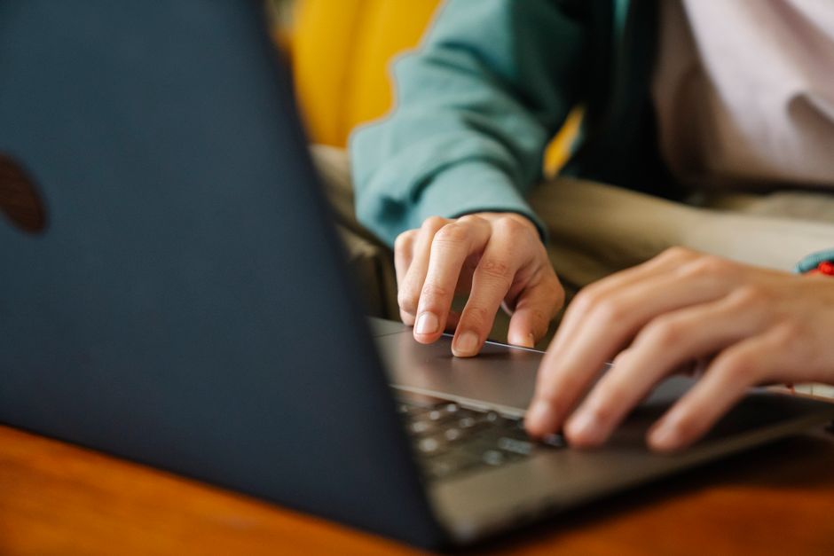VPN을 통해 안전하게 원격 데스크톱에 접속하는 모습